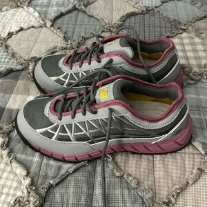 NEW Caterpillar women’s steel toed shoe - size 8​